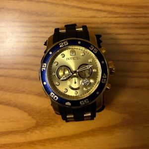 Invicta Men’s Pro Diver Stainless Steel Quartz Watch